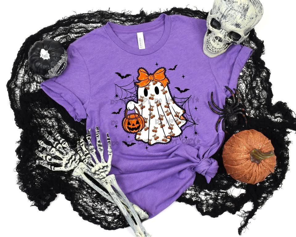Ghost With Pumpkin and Bow - T-ShirtT-Shirt