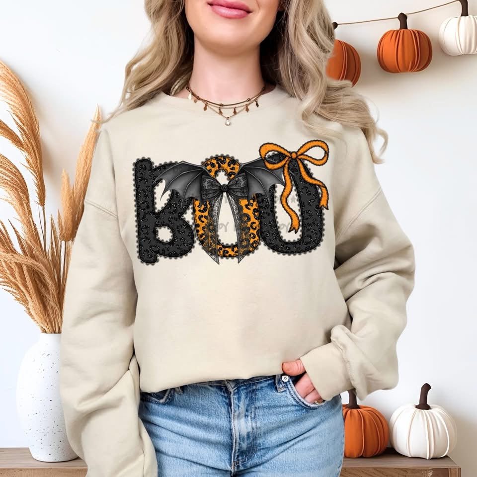 Boo with lace and bowT-Shirt