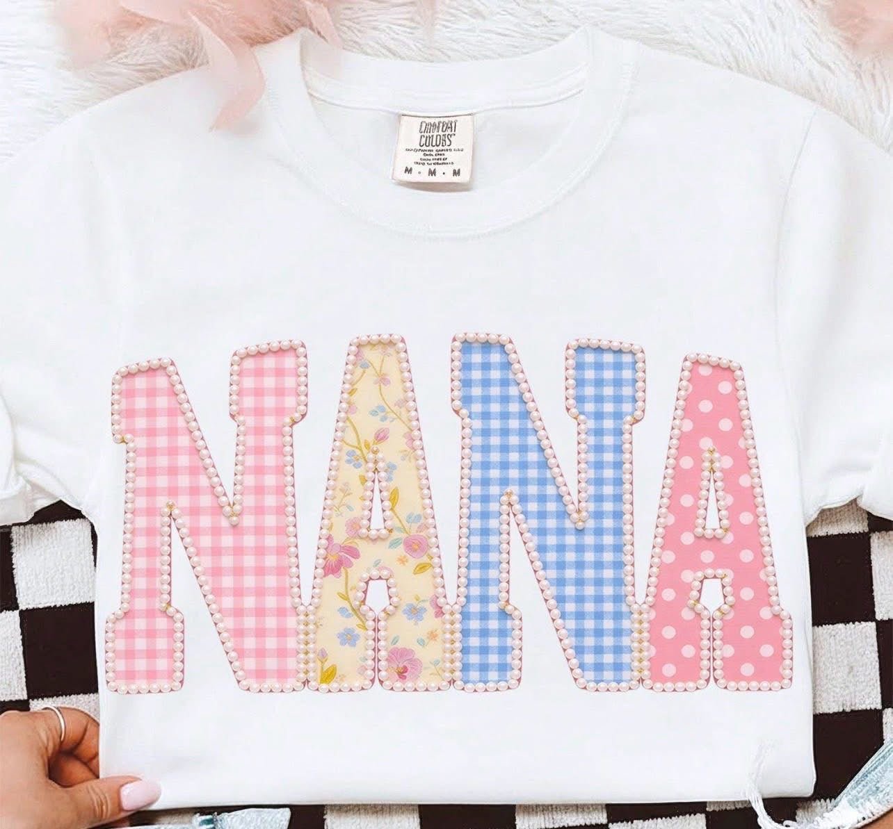 Pearl Border NameT-Shirt